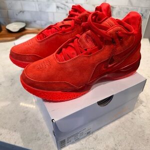 BRAND NEW IN BOX - NIKE LEBRON - Size 7M/8.5W -  - University Red/Bright Crimson